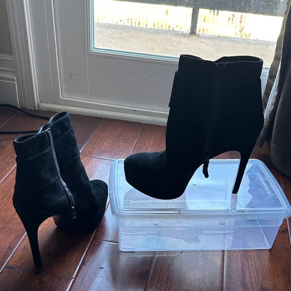 Via Spiga Black Heeled Boots